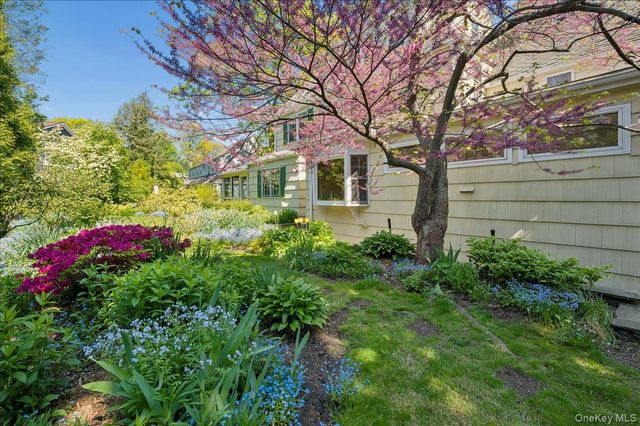 21 Country Club Lane, Pelham, NY 10803