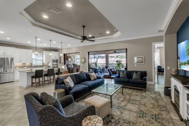 5104 TIVOLI RUN, Bradenton, FL 34211