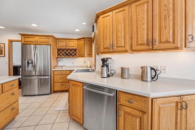 N2256 Briarwood AVENUE, La Crosse, WI 54601