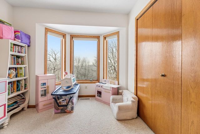 N2256 Briarwood AVENUE, La Crosse, WI 54601