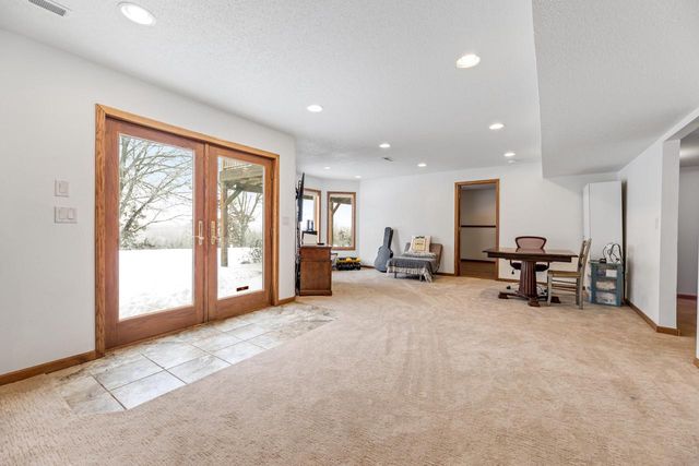 N2256 Briarwood AVENUE, La Crosse, WI 54601