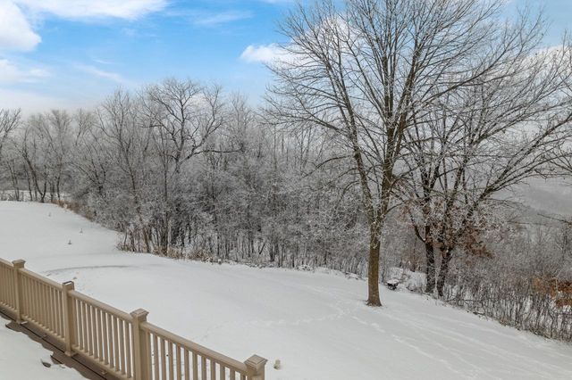 N2256 Briarwood AVENUE, La Crosse, WI 54601