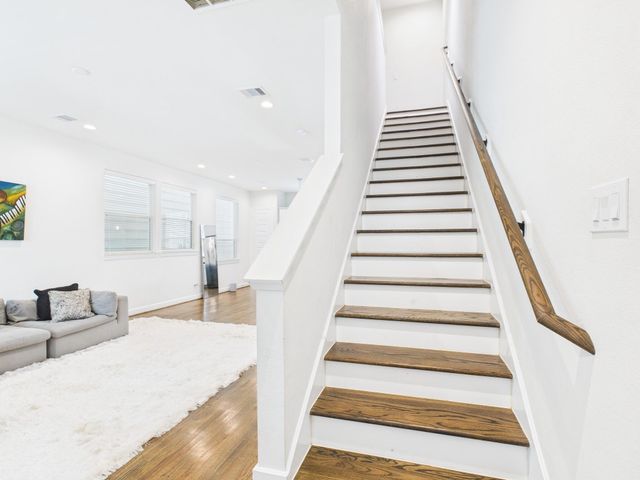 2761 Clinton Drive, Houston, TX 77020