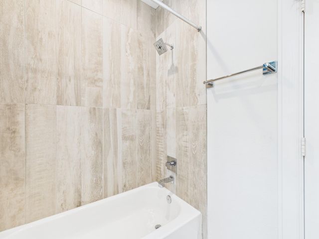 2761 Clinton Drive, Houston, TX 77020