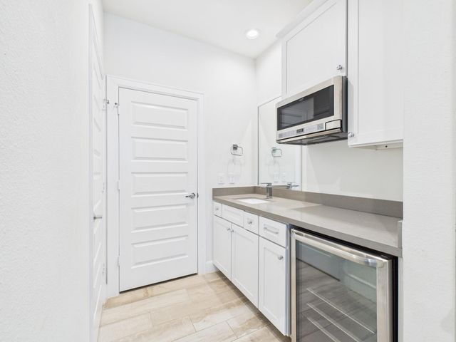 2761 Clinton Drive, Houston, TX 77020