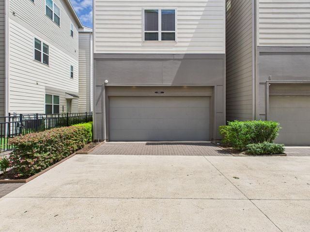 2761 Clinton Drive, Houston, TX 77020