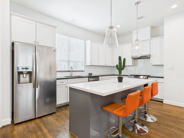 2761 Clinton Drive, Houston, TX 77020