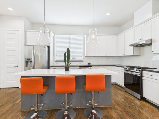 2761 Clinton Drive, Houston, TX 77020