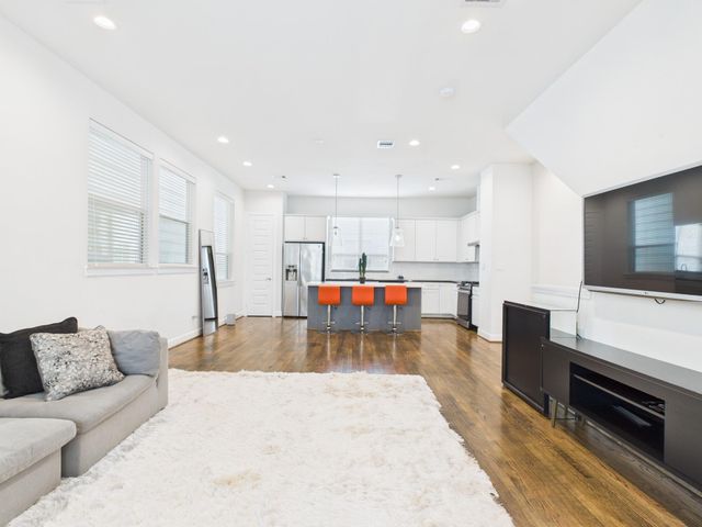 2761 Clinton Drive, Houston, TX 77020