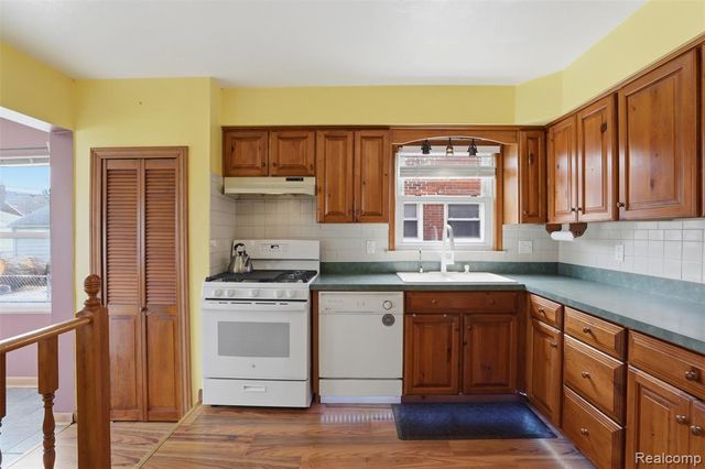 1835 Linden Street, Dearborn, MI 48124