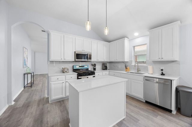 1821 Rachel LN, Round Rock, TX 78664