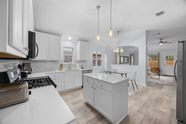 1821 Rachel LN, Round Rock, TX 78664