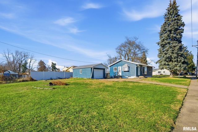 1230 N ELMWOOD Avenue, Davenport, IA 52807