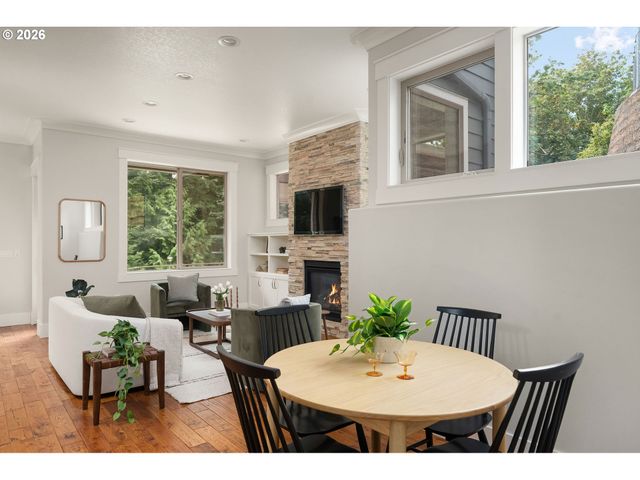 2903 Ne FREMONT Dr, Portland, OR 97220