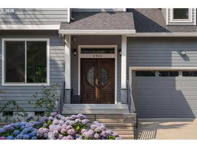 2903 Ne FREMONT Dr, Portland, OR 97220