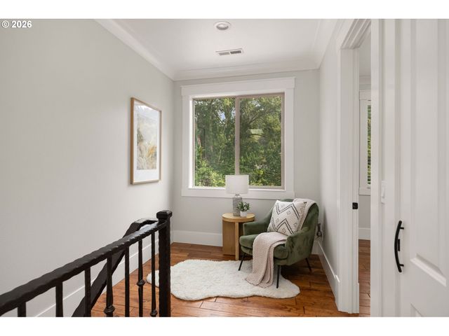 2903 Ne FREMONT Dr, Portland, OR 97220