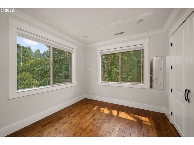 2903 Ne FREMONT Dr, Portland, OR 97220