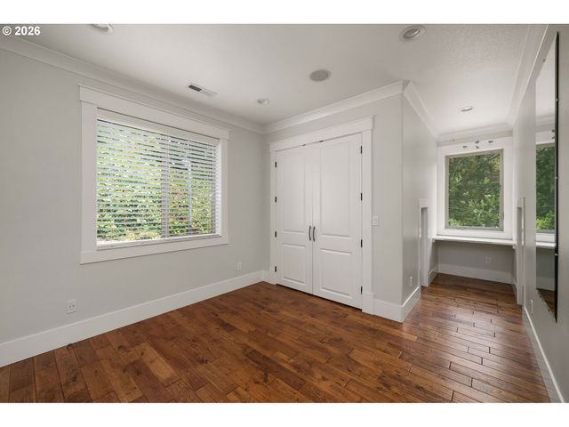 2903 Ne FREMONT Dr, Portland, OR 97220