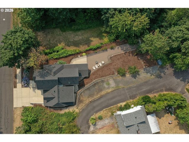2903 Ne FREMONT Dr, Portland, OR 97220