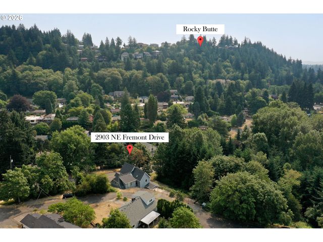 2903 Ne FREMONT Dr, Portland, OR 97220