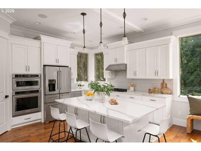 2903 Ne FREMONT Dr, Portland, OR 97220