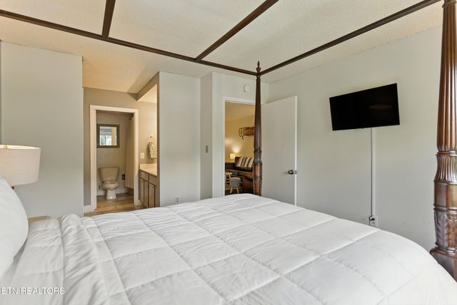 102 Baskins Creek 207, Gatlinburg, TN 37738