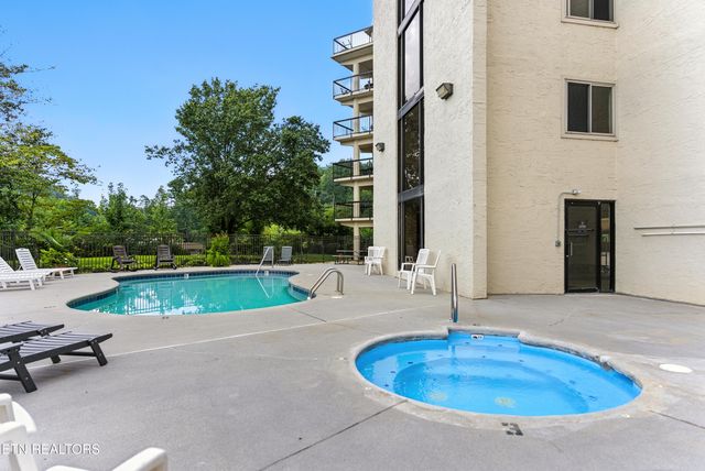 102 Baskins Creek 207, Gatlinburg, TN 37738