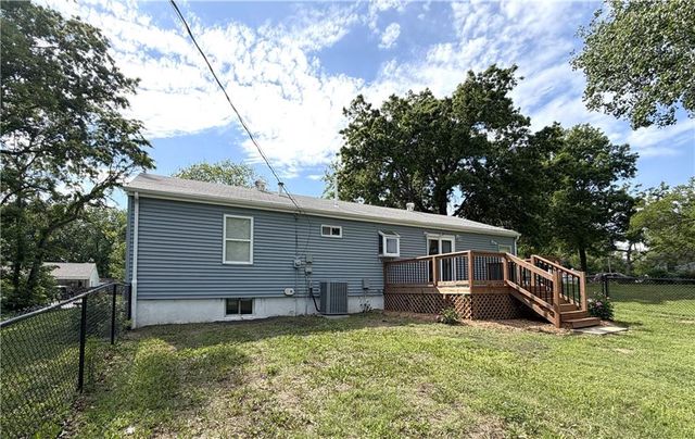 17223 Chula Vista Drive, Belton, MO 64012