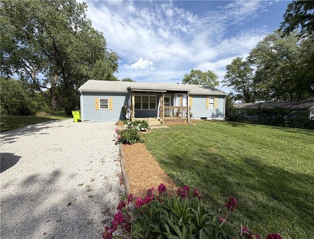 17223 Chula Vista Drive, Belton, MO 64012