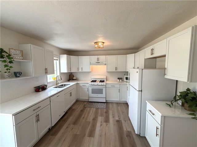 17223 Chula Vista Drive, Belton, MO 64012