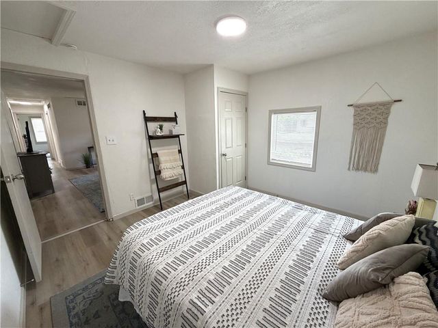 17223 Chula Vista Drive, Belton, MO 64012