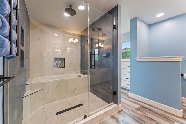 107 Royal Court, Friendswood, TX 77546