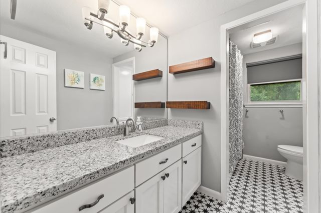 107 Royal Court, Friendswood, TX 77546