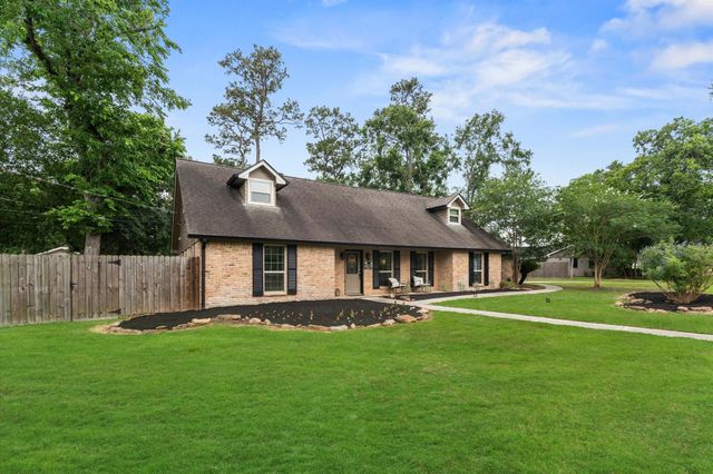 107 Royal Court, Friendswood, TX 77546