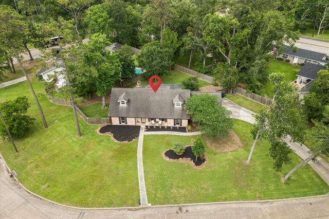 107 Royal Court, Friendswood, TX 77546