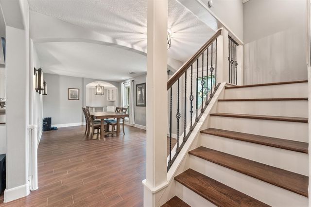 107 Royal Court, Friendswood, TX 77546