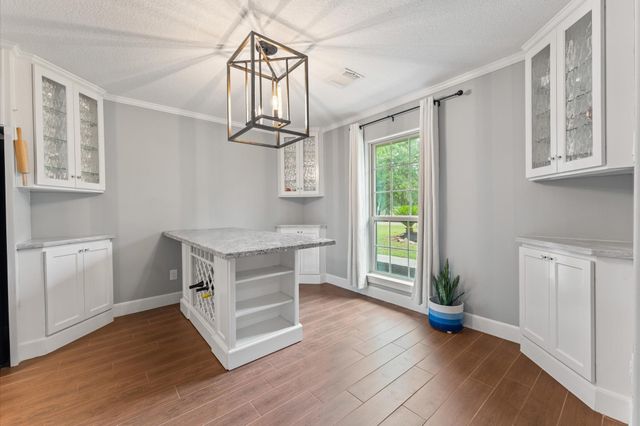 107 Royal Court, Friendswood, TX 77546