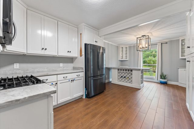 107 Royal Court, Friendswood, TX 77546