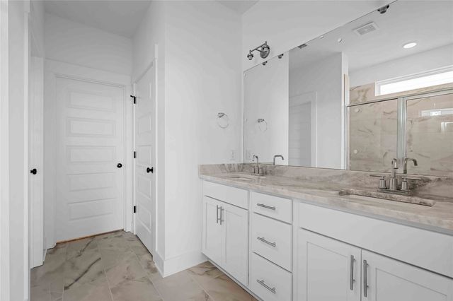 3521 Kemp Drive, Heartland, TX 75126