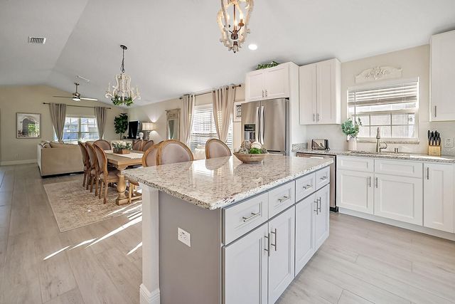 5016 NE 125TH LOOP, Oxford, FL 34484