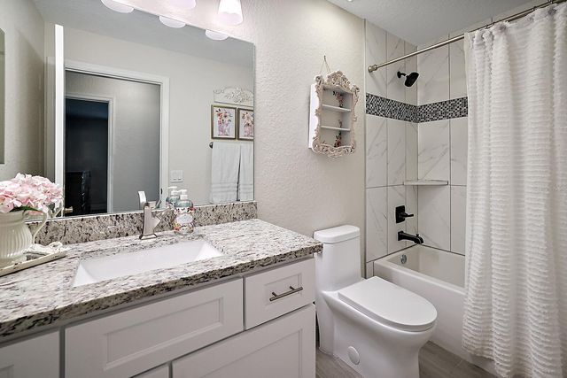 5016 NE 125TH LOOP, Oxford, FL 34484