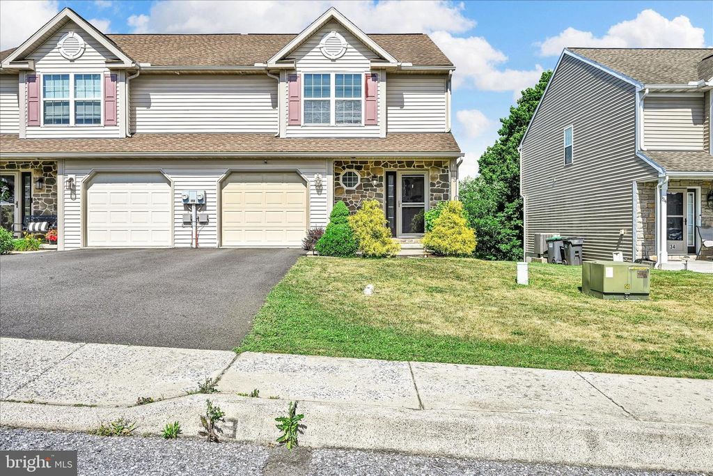 33 MARSHA DR, Cressona, PA 17929