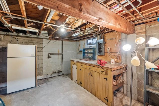 2400 Stanton Avenue, Des Moines, IA 50321