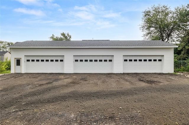 2400 Stanton Avenue, Des Moines, IA 50321