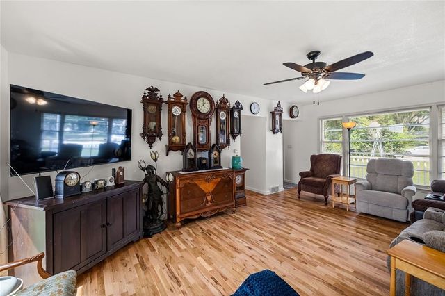 2400 Stanton Avenue, Des Moines, IA 50321