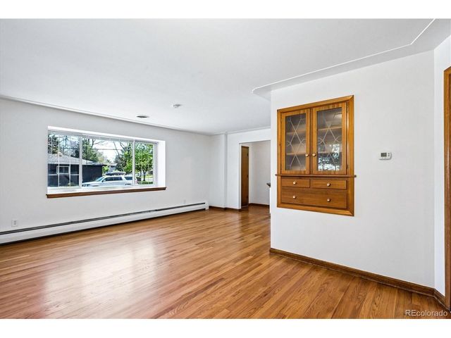 385 Oakland St, Aurora, CO 80010
