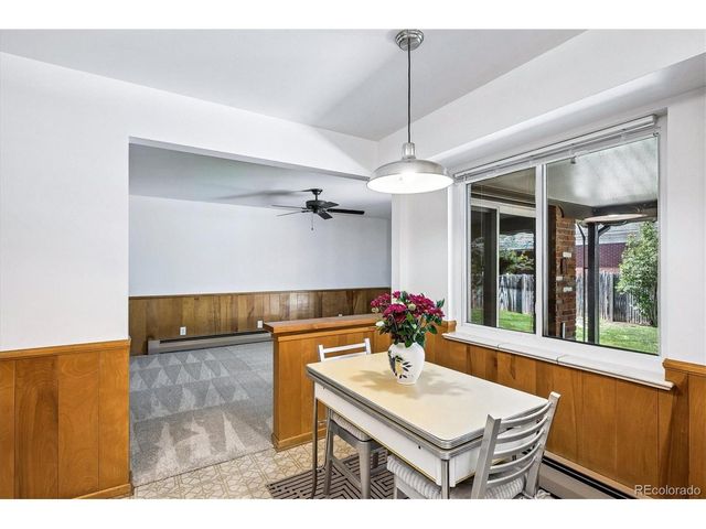 385 Oakland St, Aurora, CO 80010