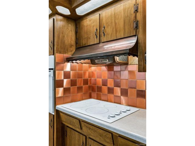 385 Oakland St, Aurora, CO 80010