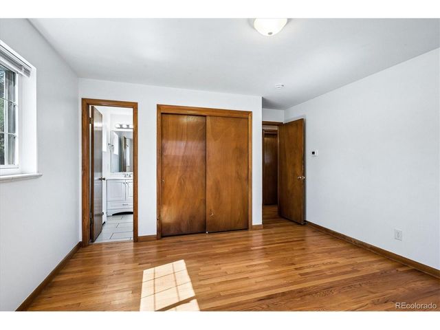 385 Oakland St, Aurora, CO 80010