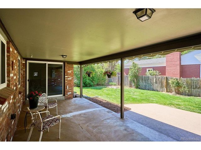 385 Oakland St, Aurora, CO 80010